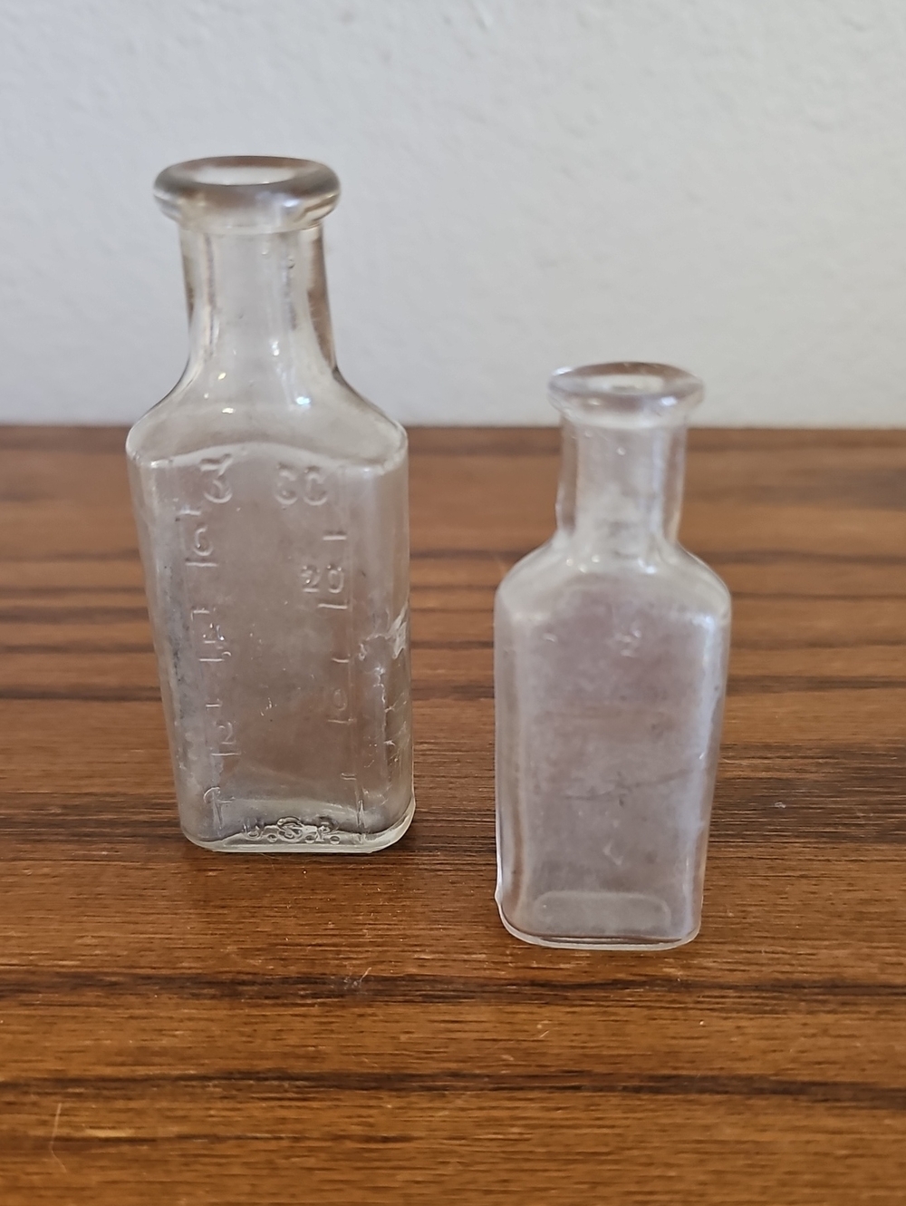 Vintage Clear Glass Apothecary Bottles - Set of 2 Tote 7